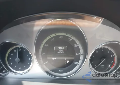 2013 Mercedes-Benz E 350 z USA, uszkodzony, nr VIN WDDHF5KB0DA765664